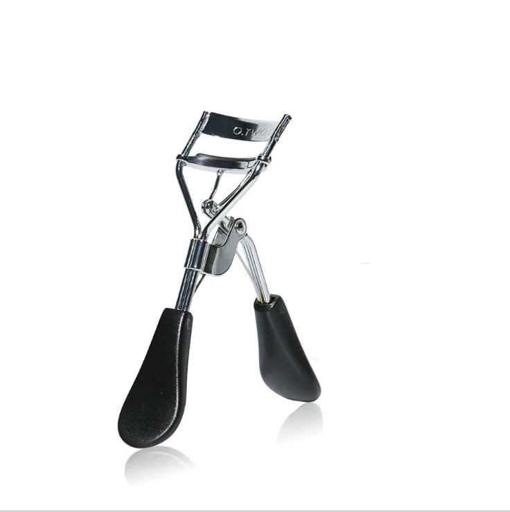 Mini Makeup Eyelash Curler for Voluminous Lashes